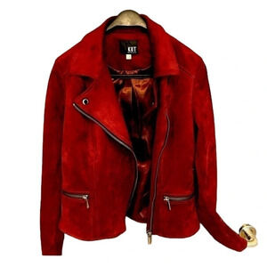 Beautiful worn under 5 times Canadian made and a fab brand! It’s  ultra soft